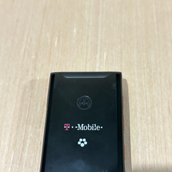 Motorola W490 T-Mobile 3G Flip Phone No Charger Tested Powers On Read Below!! - Picture 5 of 14